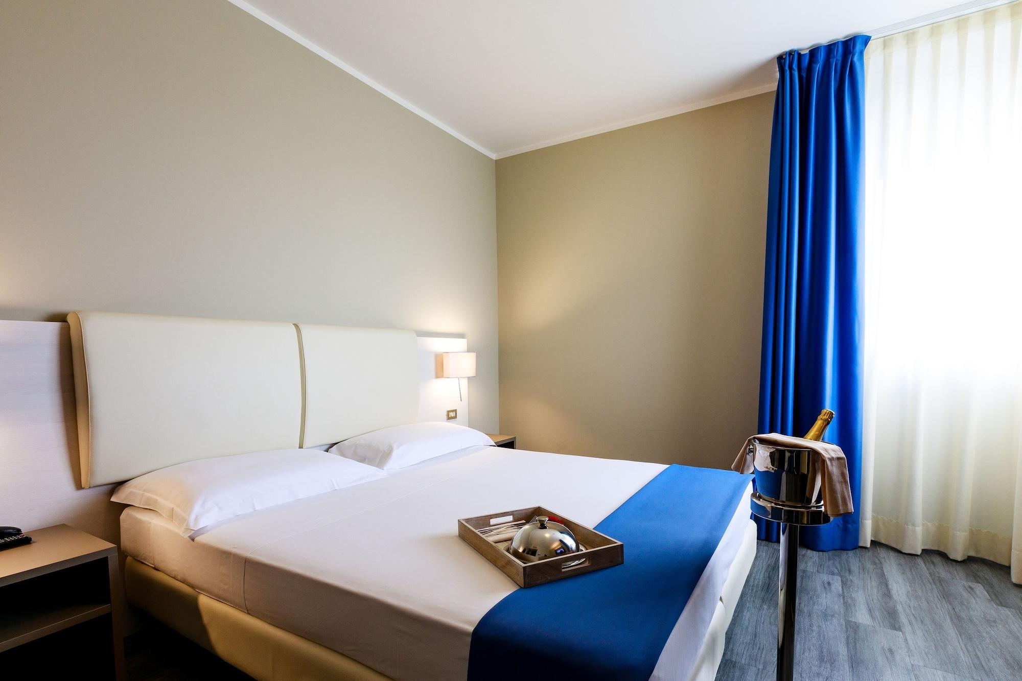 Hotel Oleggio Malpensa Exteriér fotografie