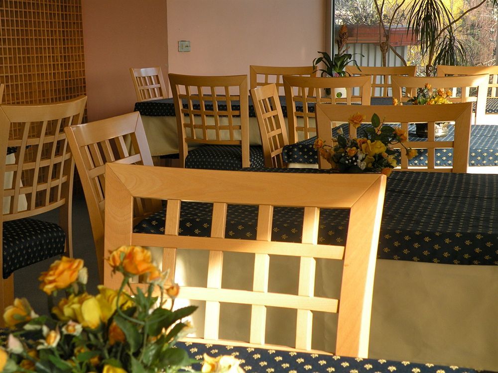 Hotel Oleggio Malpensa Restaurace fotografie